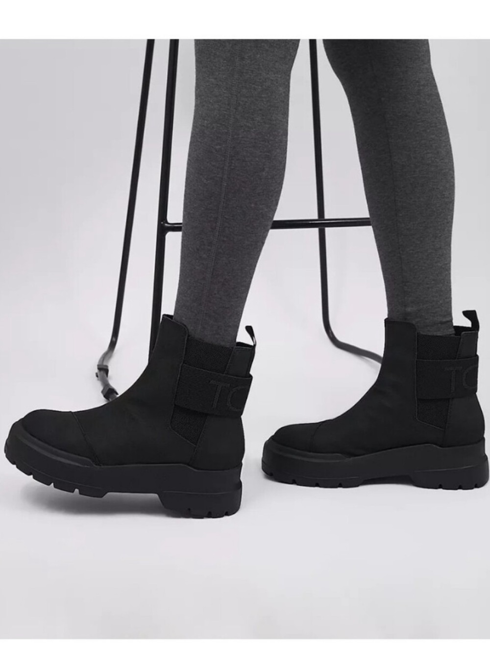 TOMS Alpargata Combat Chelsea Boots Black Leather Women’s 6.5